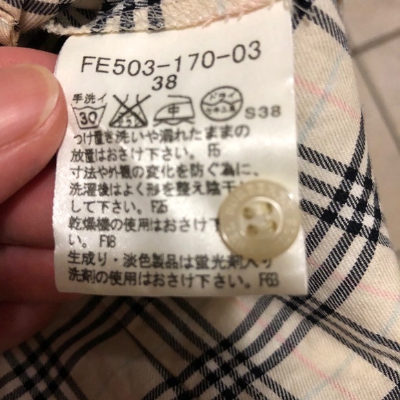 SOLD ❤️Authentic Burberry blue label 3/4 shirt - Picture 4 of 4